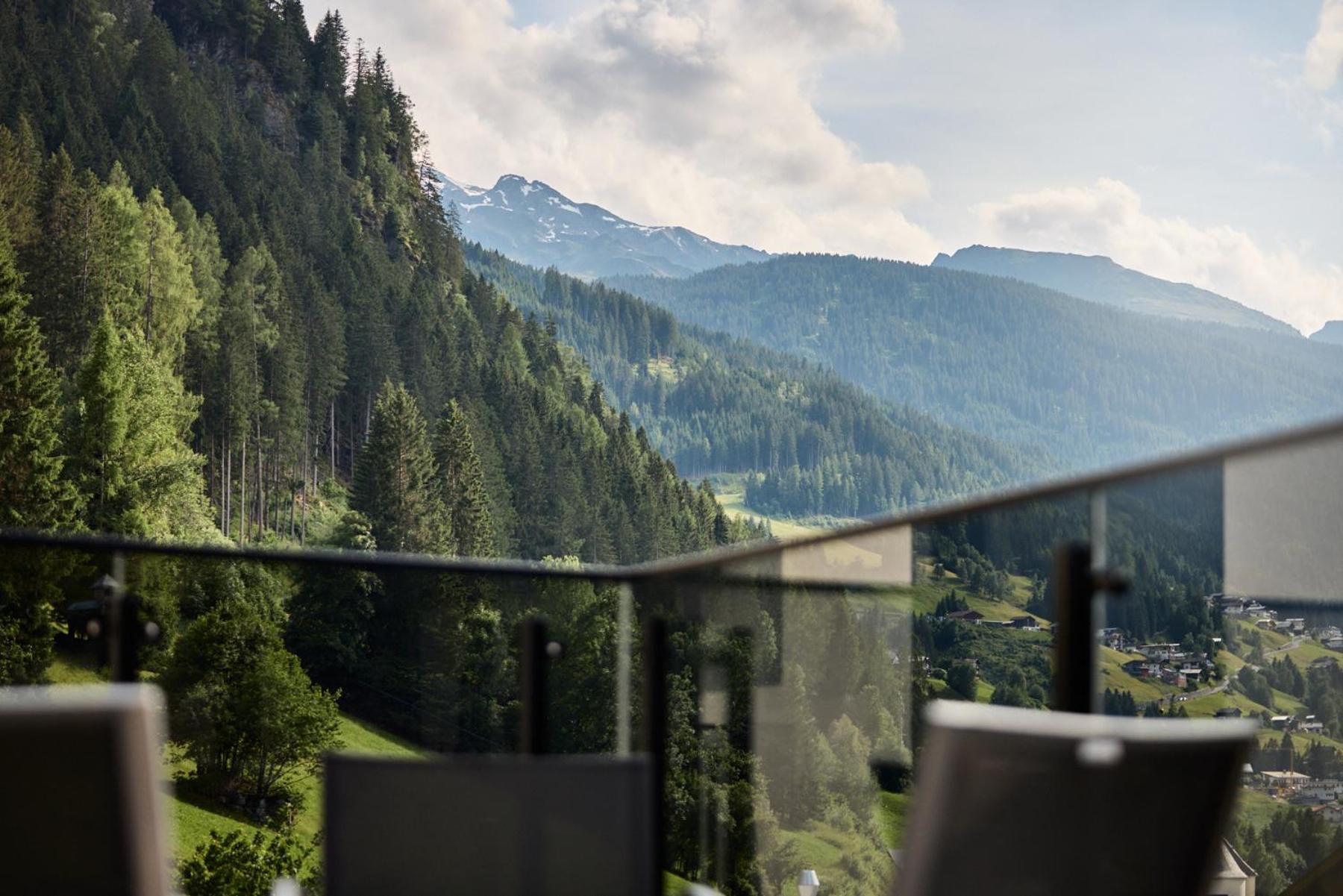 Das Luxurioese Chalet-Apartment In Der Residenz Silvretta - Inklusive Silvretta Card Premium See Exterior foto